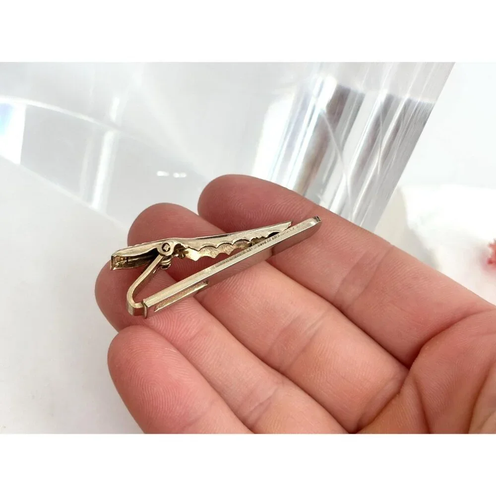 Minimalist 80's Style Smooth Gold Toned Vintage Men's Tie Bar | Tie Clip